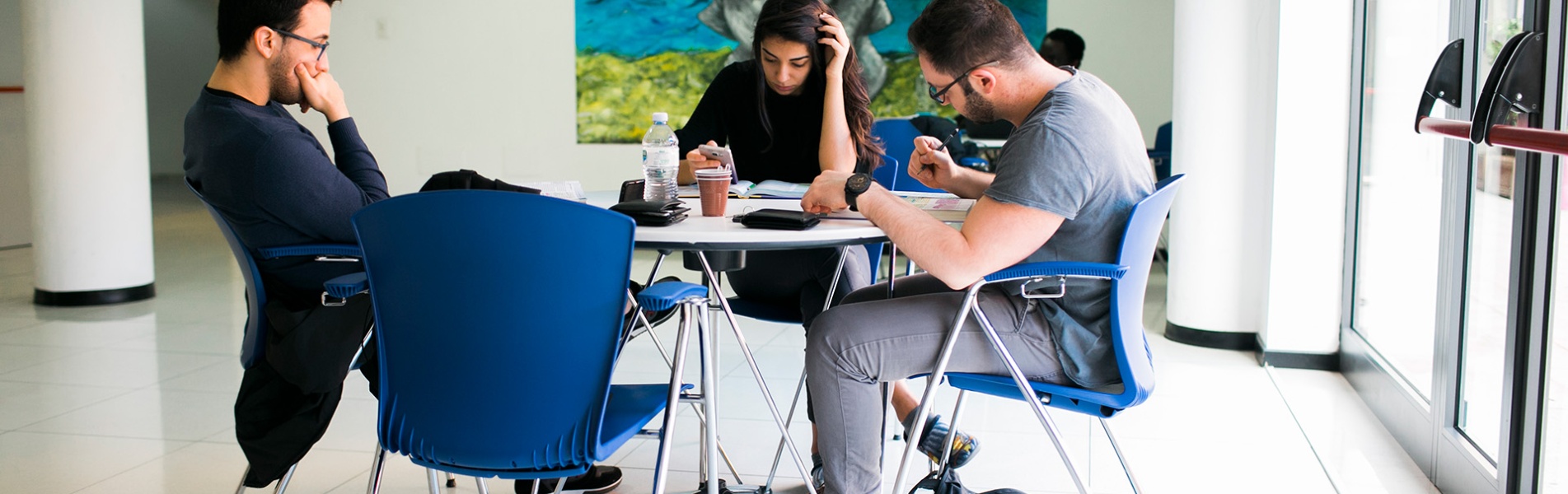Studenti nella residenza di via Coppino Studenti nella residenza di via Coppino